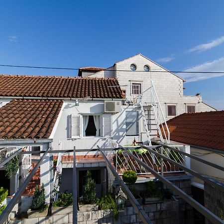 White Wave Guest House دوبروفينك المظهر الخارجي الصورة